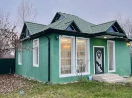 Cozy Green House in Qabala