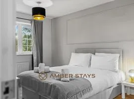 Spacious 5 Bed House in Reading by Amber Stays, Perfect for Business & Contractors, Sleeps 12