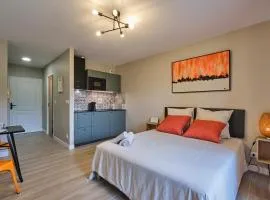 Au Céladon Parking gratuit, WIFI, Terrasse, Piscine