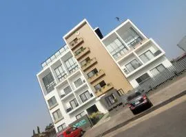 RT LUXURY ONE BEDROOM DUPLEX At BELROSE PLACE