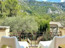 Villa Hélène in the heart of the center of Fontaine de Vaucluse