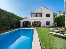 Villa in Marbella with golf views