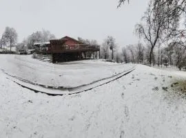 10-acre Forest Villa, Single Floor, Hot tub, Patio
