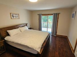 All-Season 8BR Vacation Chalet – hotel w mieście Blue Mountains