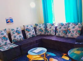 Vee's 1br Apartment at Lower Section 58 with Lakeviews