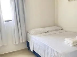 Apt 700m Praia Frances c/ piscina no condomínio