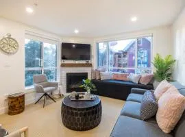 Whistler Village 2BR, Sleeps 6, Air Con, Free Parking