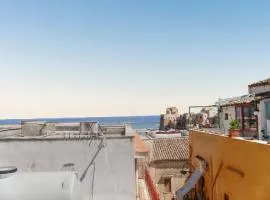 Charming House in Castellammare del Golfo with Balcony