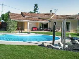 Villa Contemporaine à Paulhac avec Piscine Privée et Jardin