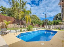 4 Mi to Jensen Beach Park: Family Home w/ Pool!, hotel a Jensen Beach