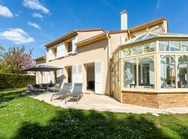 Maison au calme près de Versailles, hotel en Louveciennes