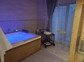 Cinque Stelle Hotel Apartments Private SPA Jacuzzi and Sauna