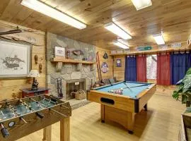 Game room, hot tub, flat easy drive to 3BR cabin!