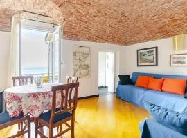 Sea View Suite - Sleeps 3 - Free Parking