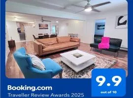 Modern and spacious villa close to NYC/Brooklyn/Queens/Garden City