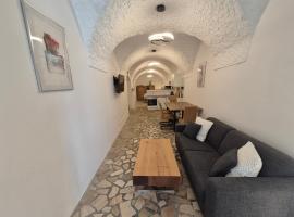 Charmantes Brauerei-Altstadtgewölbe, hotel in Laufen