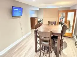 Cozy 2 Beds Basement Suite