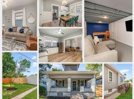 Dayton Street Sports Haven - 3 Bed 2 Bath Sleeps 8, hotel a Hamilton