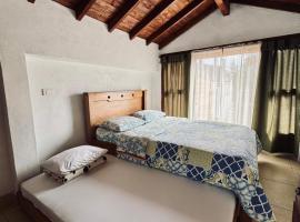Next to the airport - cute home, apartmán v destinaci Rionegro