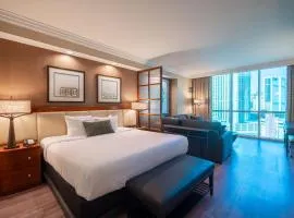 No Resort Fee Strip View Suite + Free Valet + Pool