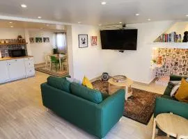 Casa Canes - Beachfront Doggy Living!
