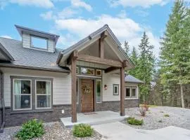Overlooking Lake View with 3 BR Game Room for 12 guests