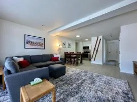 Mountain Green Resort - 2BR, 2BA Renovated Condo, Pool, Hot Tub, Shuttle, Gym, Restaurant