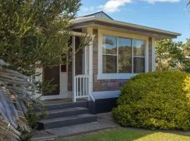 Seaside Escape - 4 Brittain St, Port Elliot