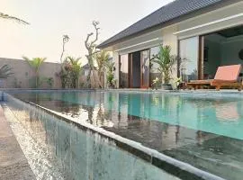 2BR Ubud private pool kitchen