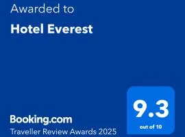 Hotel Everest