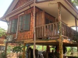 Baan Thiw Thung near the bus station Free pick-up