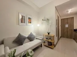1BR Condotel with Balcony at FAME Residences #FM64