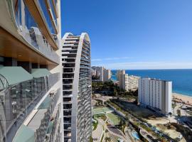 SUNSET WAVES sea & sky apartment, hotel en Benidorm