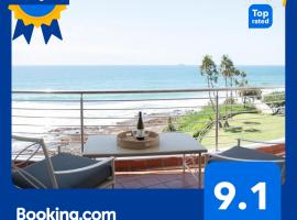 Palm Cove - 52 Chakas Cove, Penthouse-Literally on the Beach