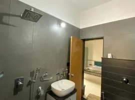 Spacious room with modern touch
