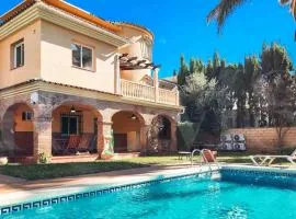 Spacious Andalusian villa with private pool REMS