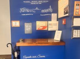Hostal La Lluna, guest house in Arenys de Mar