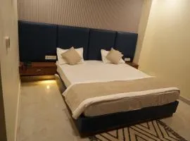 Blackout Bar & Hotel
