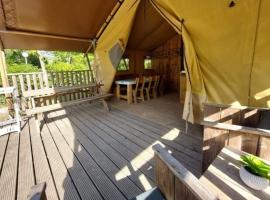 Lodge Ardèche Safari, ξενοδοχείο σε Rosières