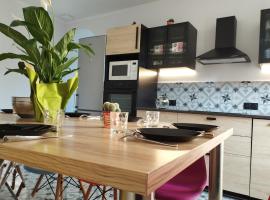 CoLiving des Moulins sur Crémieu 3étoiles - Proche de Lyon & Bugey, hotel v destinaci Crémieu