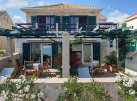 Apartment Ennio, hotel u gradu Povlja