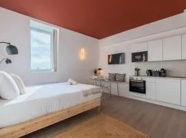 Studio équipé côté cour, parking gratuit