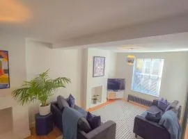 Coastal Retreat with Town views in Historic Hastings