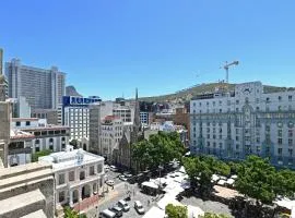 Stylish City Gem Apartment in Green Market Square