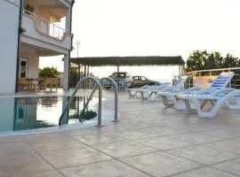 Belvedere Apartments with Seaview