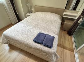 Peaceful Stay at MT Khlong Luang Self-Check-in, hotel with parking in Khlong Luang