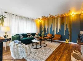 Luxury Living - Kirkland Stylish Home - Prime Spot