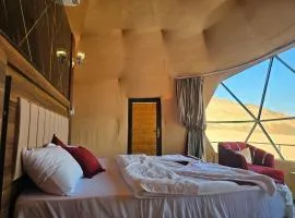 Russell desert luxury camp