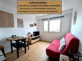 Studio plage, vue mer et dragon, garage pour moto, khách sạn biển ở Calais