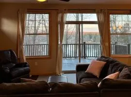 Woodlawn Lakeside Retreat - 2 BR Waterfront Cabin